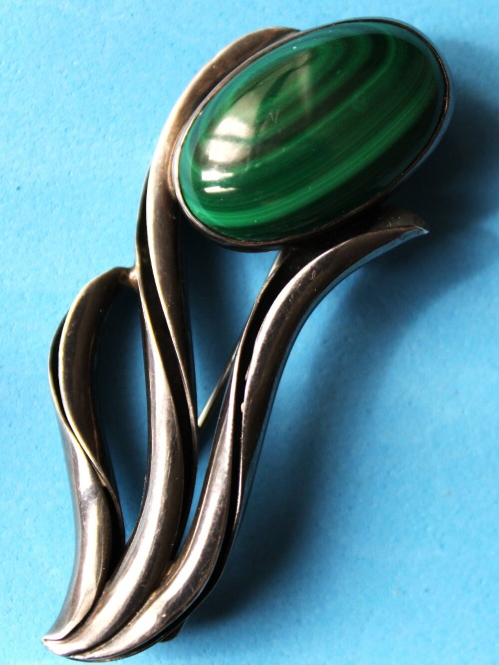 VINTAGE 925 OXIDIZED SILVER FLOWER BROOCH DECORATED WITH MALACHITE CABOCHON